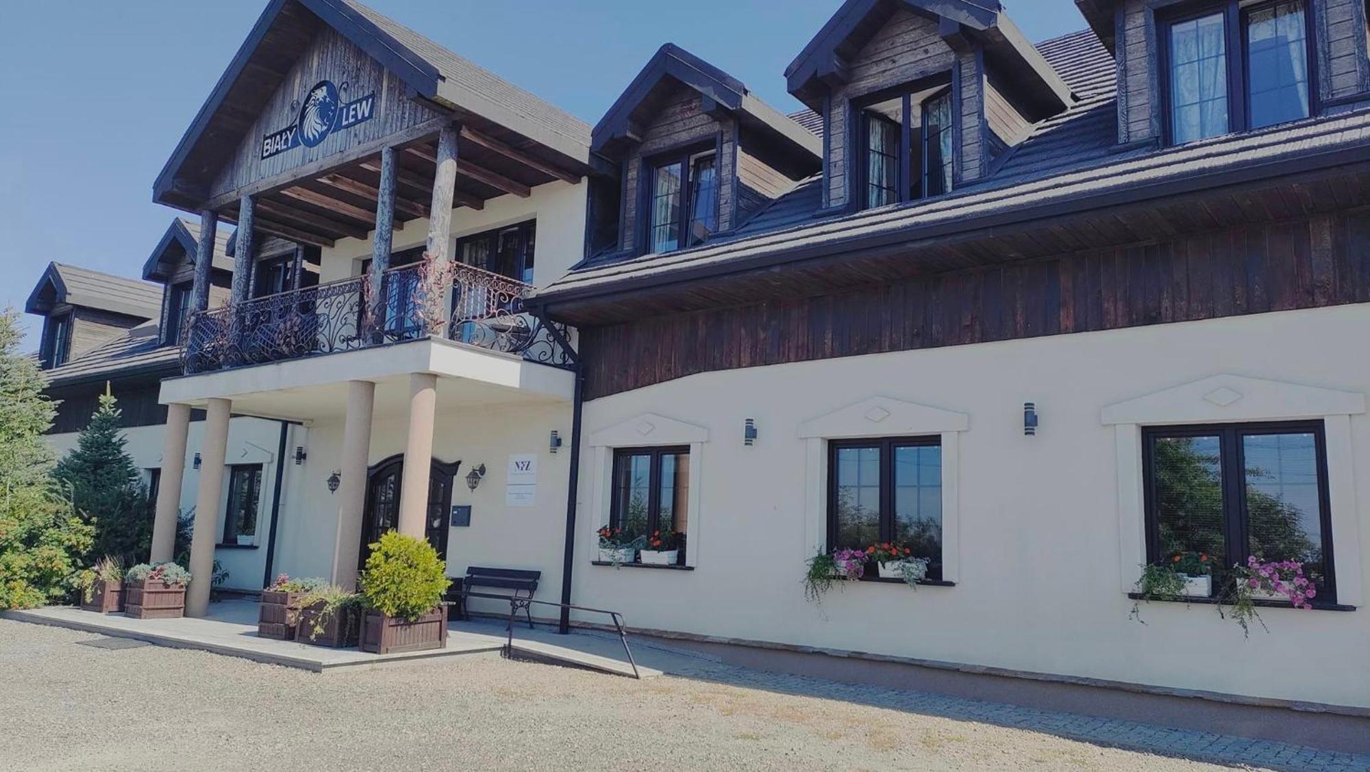 Osrodek Bialy Lew Bed & Breakfast Wojciechow  ภายนอก รูปภาพ