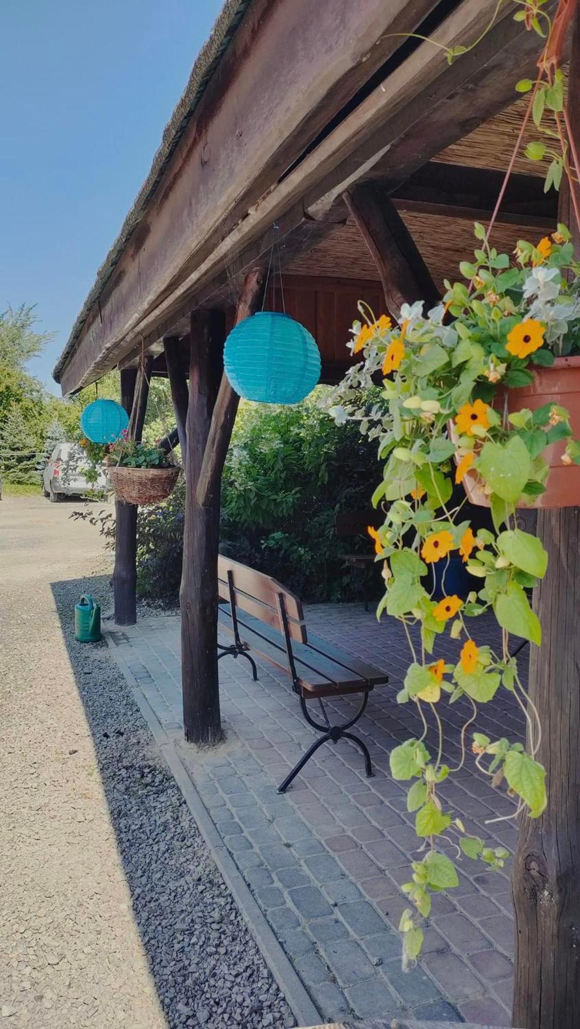 Osrodek Bialy Lew Bed & Breakfast Wojciechow  ภายนอก รูปภาพ