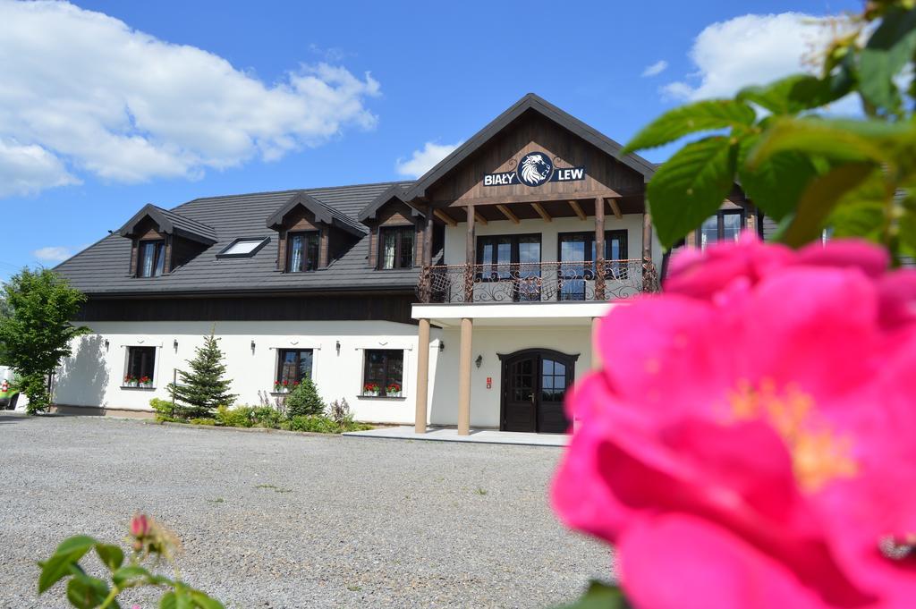 Osrodek Bialy Lew Bed & Breakfast Wojciechow  ภายนอก รูปภาพ