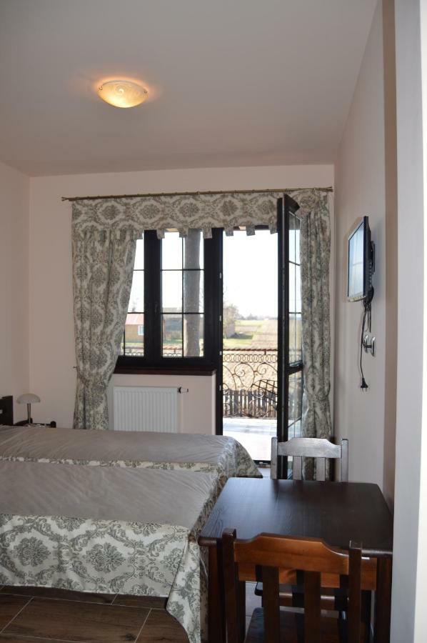 Osrodek Bialy Lew Bed & Breakfast Wojciechow  ภายนอก รูปภาพ