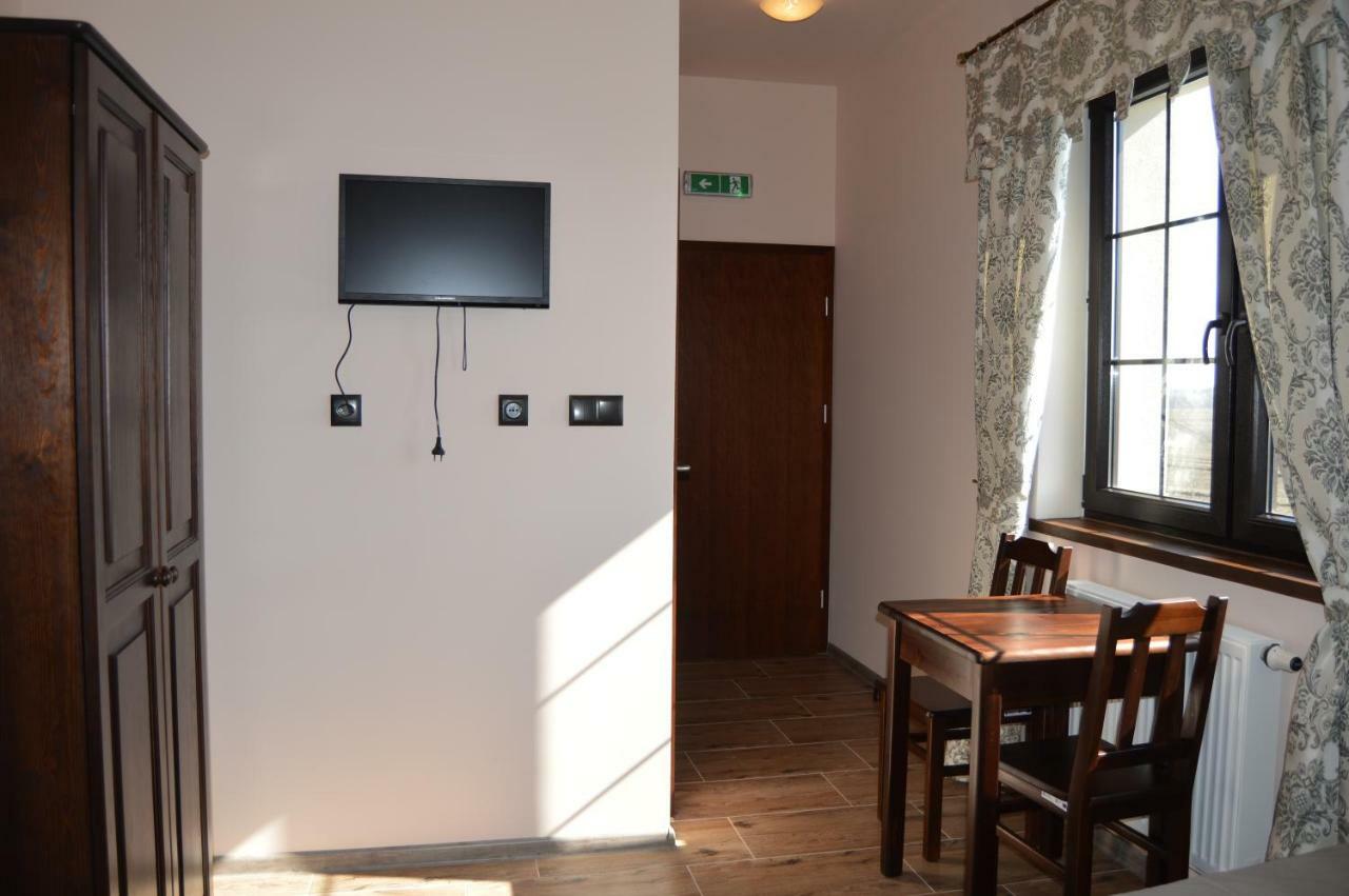 Osrodek Bialy Lew Bed & Breakfast Wojciechow  ภายนอก รูปภาพ