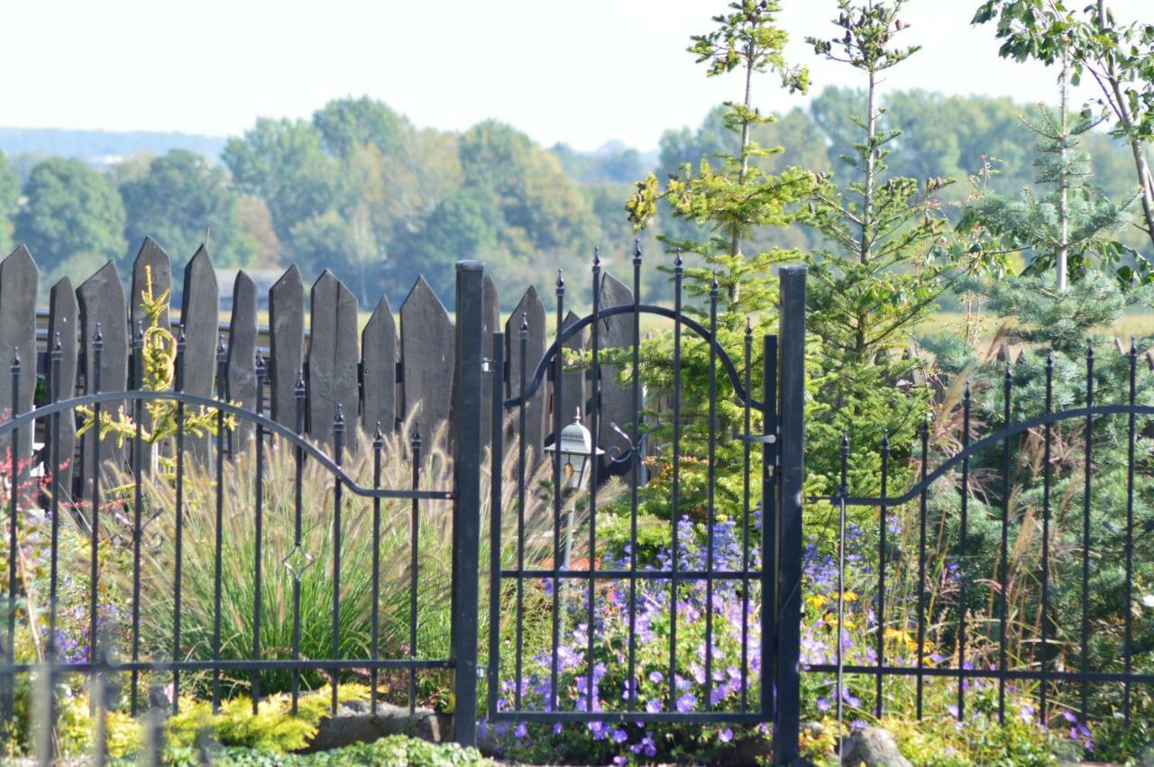 Osrodek Bialy Lew Bed & Breakfast Wojciechow  ภายนอก รูปภาพ